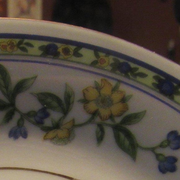 Vintage Victorian Porcelain Footed Floral Tea Set 3 Cups/4 Plates - Picture 15 of 15